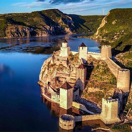 Appartamento Soba Milojkovic Golubac Esterno foto